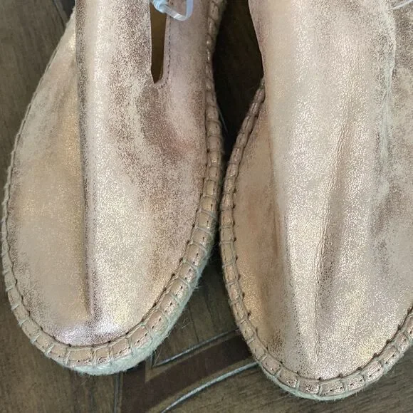 ❤️ Universal Thread Metallic Mules ❤️ - Picture 2 of 7